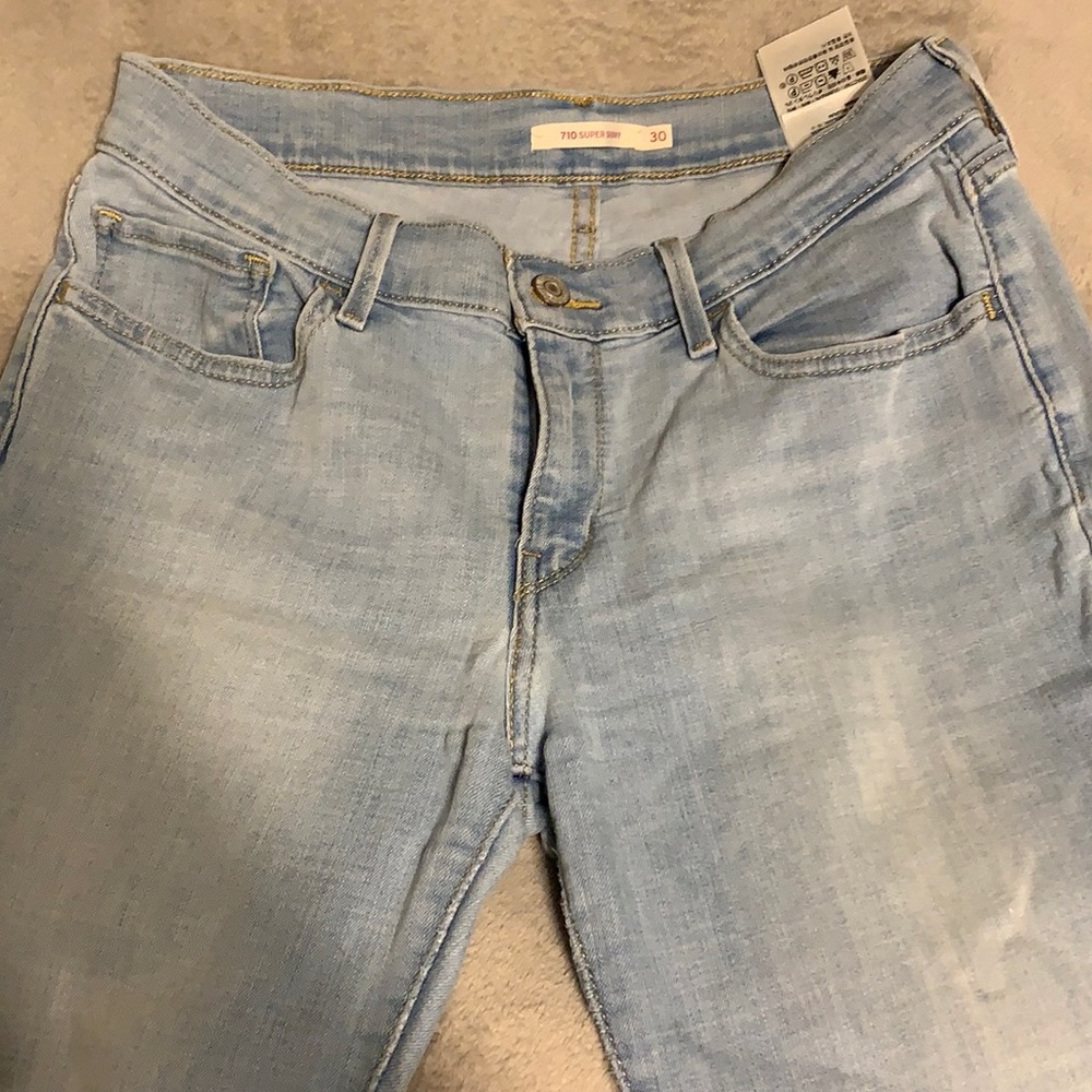 Women’s Levi jeans size 30
